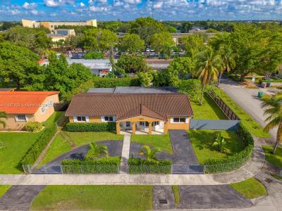 9361 SW 30th Ter, Miami, Florida 33165, USA