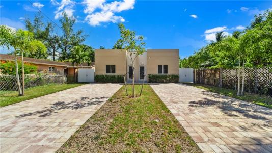 2936 NW 27th St, Miami, Florida 33142, USA