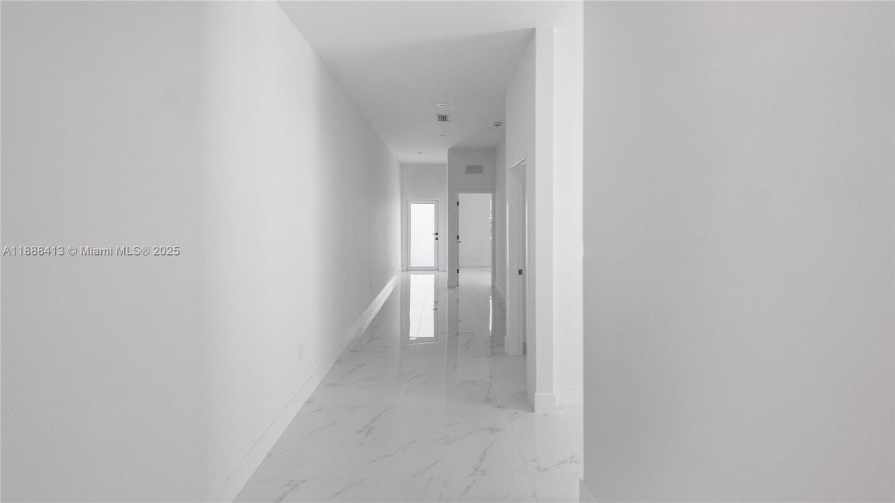 2936 NW 27th St, Miami, Флорида 33142, Соединенные Штаты