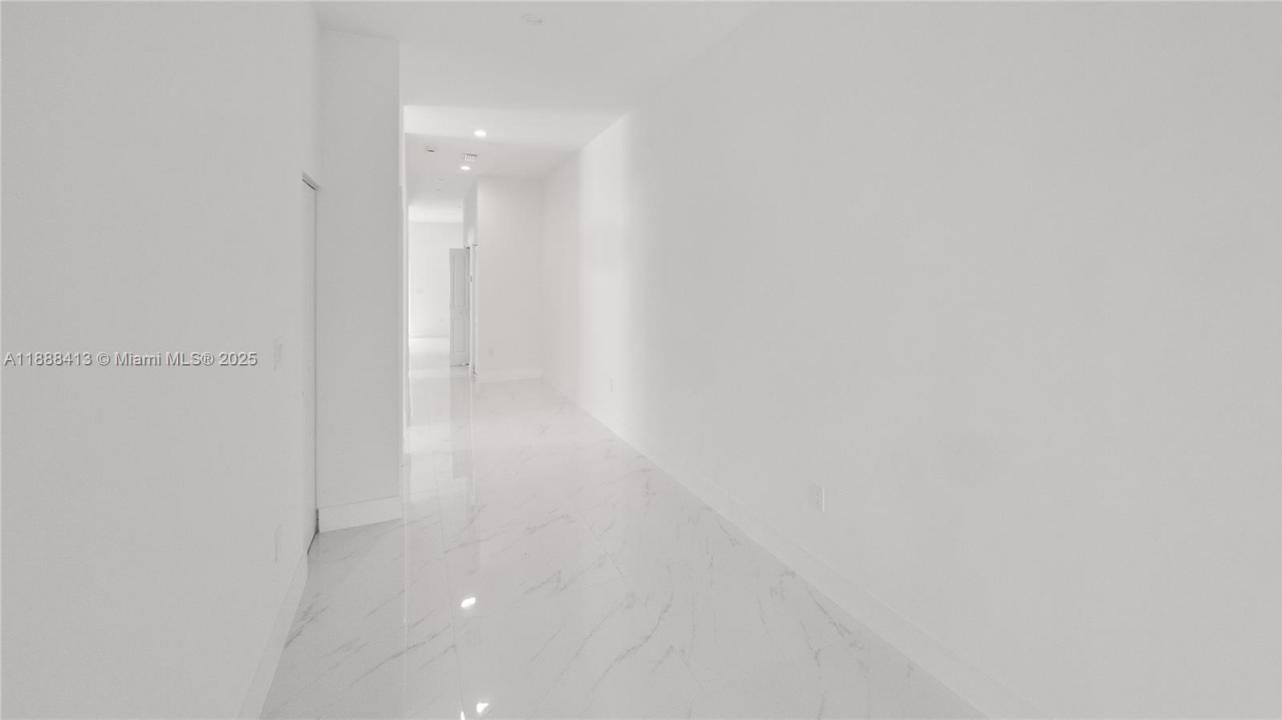2936 NW 27th St, Miami, Флорида 33142, Соединенные Штаты