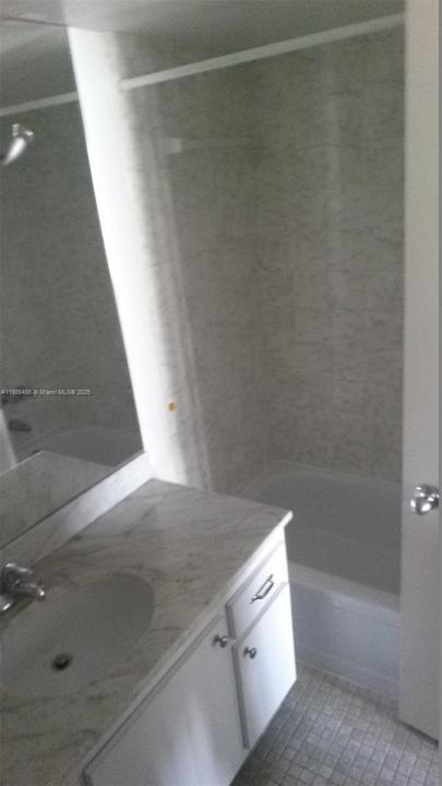 2750 NE 183rd St 2305, Aventura, Flórida 33160, Estados Unidos