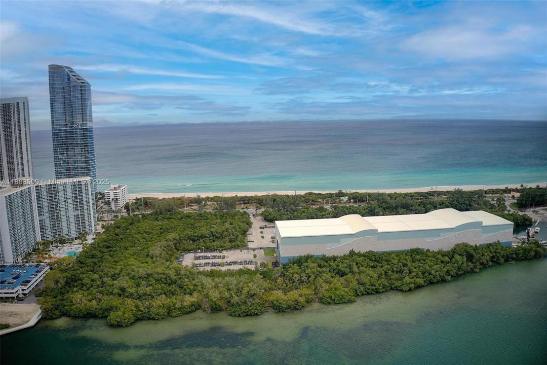 300 Bayview Dr 2108, Sunny Isles Beach, 佛罗里达州 33160, 美国