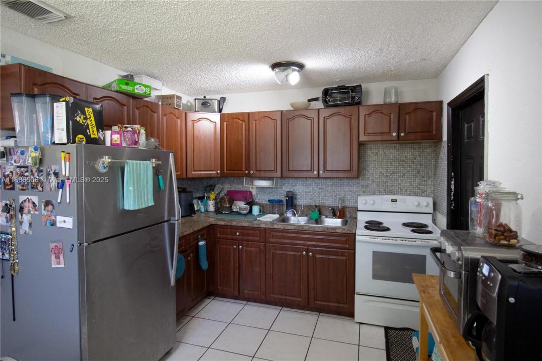 3001 NW 6th Ct, Fort Lauderdale, Florida 33311, HOA KỲ
