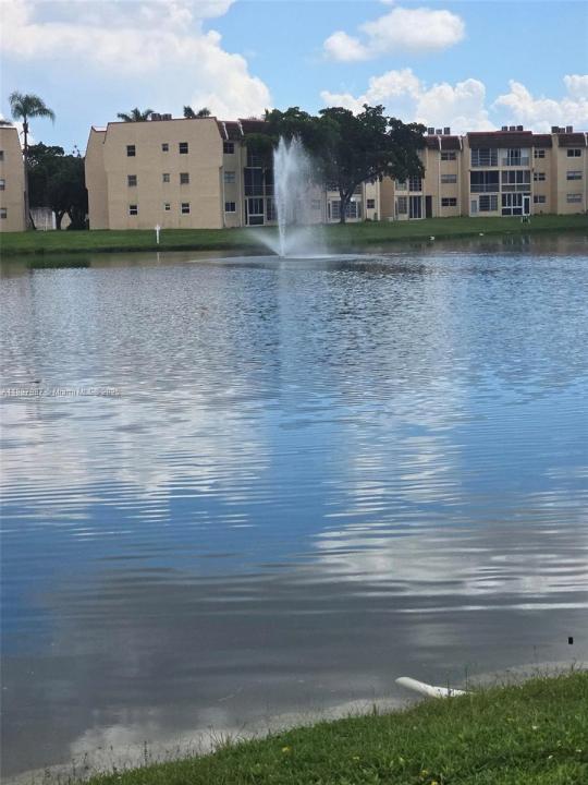 8920 Sunrise Lakes Blvd 111, Sunrise, Florida 33322, USA