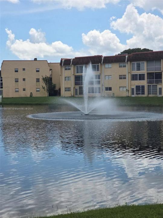 8920 Sunrise Lakes Blvd 111, Sunrise, Florida 33322, USA