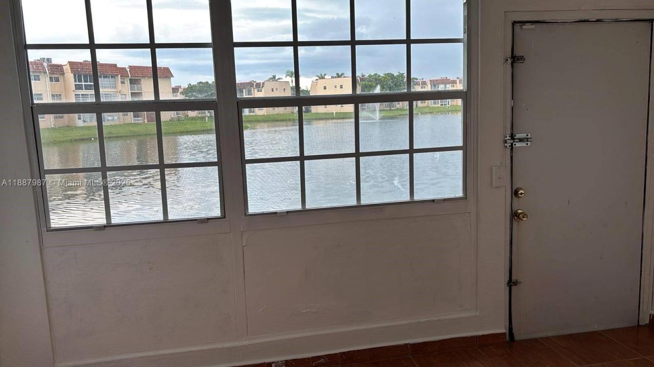8920 Sunrise Lakes Blvd 111, Sunrise, Florida 33322, USA