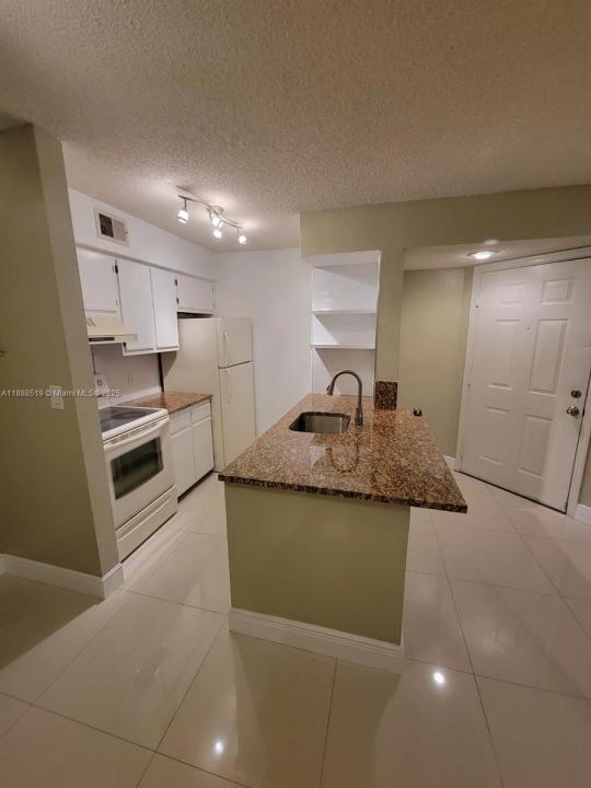 2826 S University Dr 3101, Davie, Florida 33328