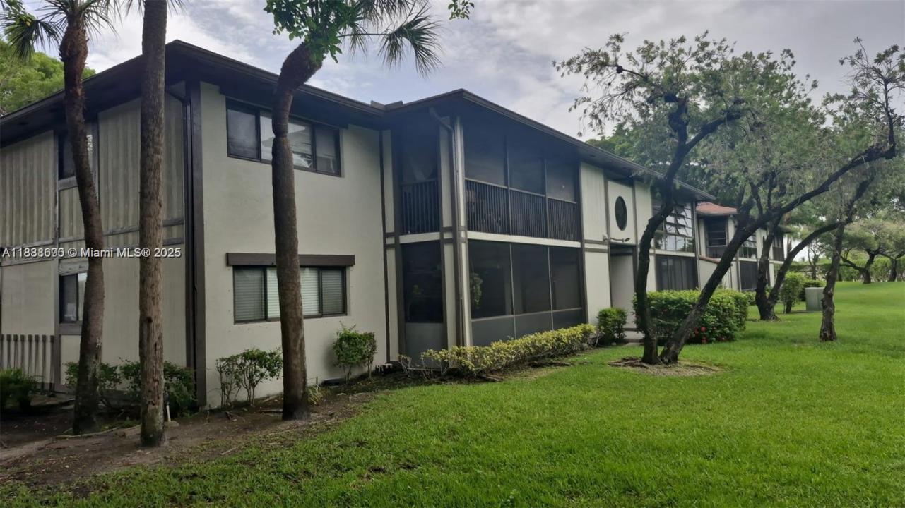 9459 W Mcnab Rd 215, Tamarac, Florida 33321, Estados Unidos