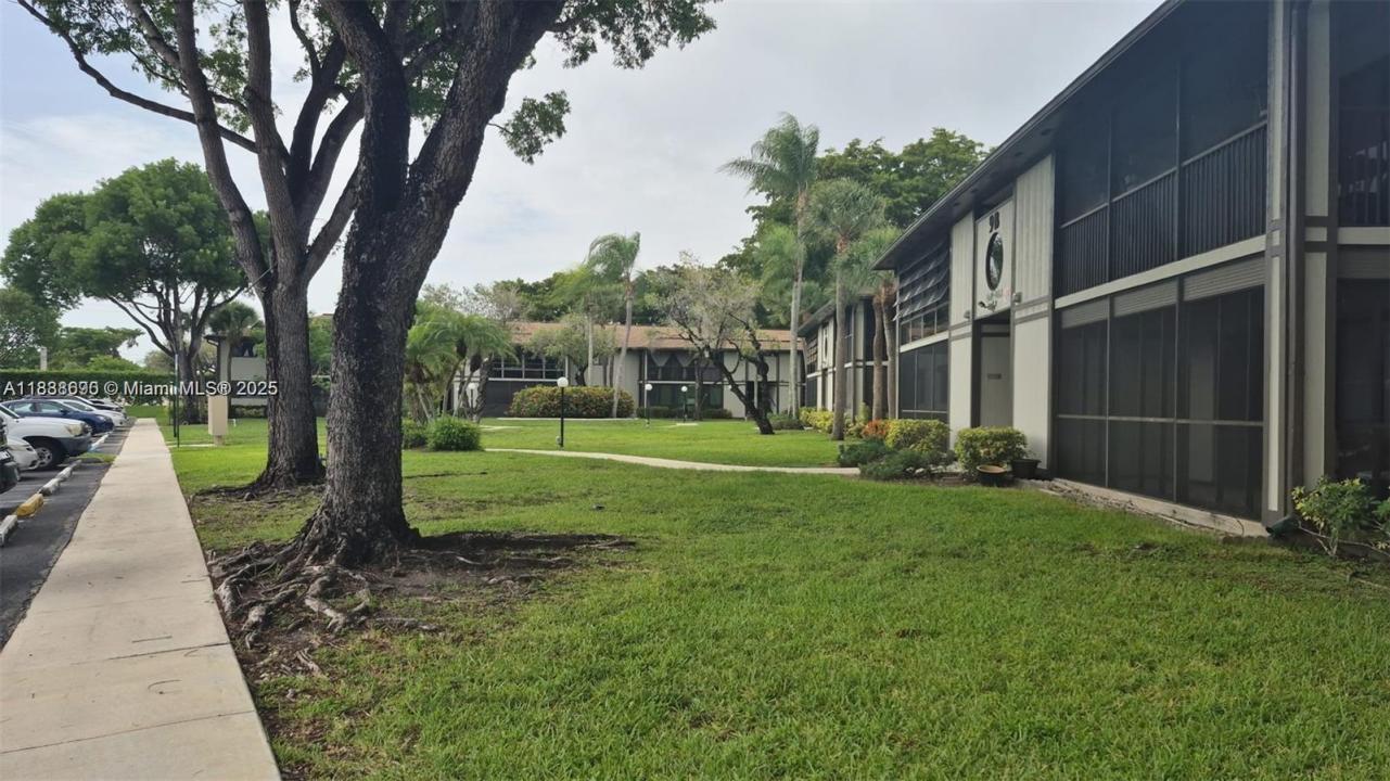 9459 W Mcnab Rd 215, Tamarac, Florida 33321, Estados Unidos