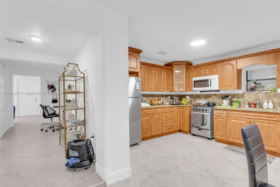 841 E 15th Pl, Hialeah, Florida 33010, Stati Uniti