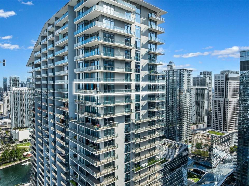 88 SW 7th St 3801, Miami, Floryda 33130, USA