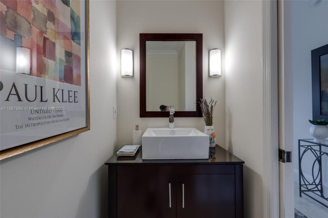 1526 E Lake Ct, Hollywood, Florida 33020