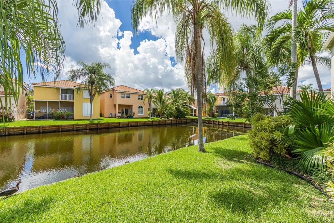 1526 E Lake Ct, Hollywood, Florida 33020