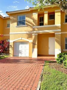 13485 NW 9th Ct, Pembroke Pines, Florida 33028, USA