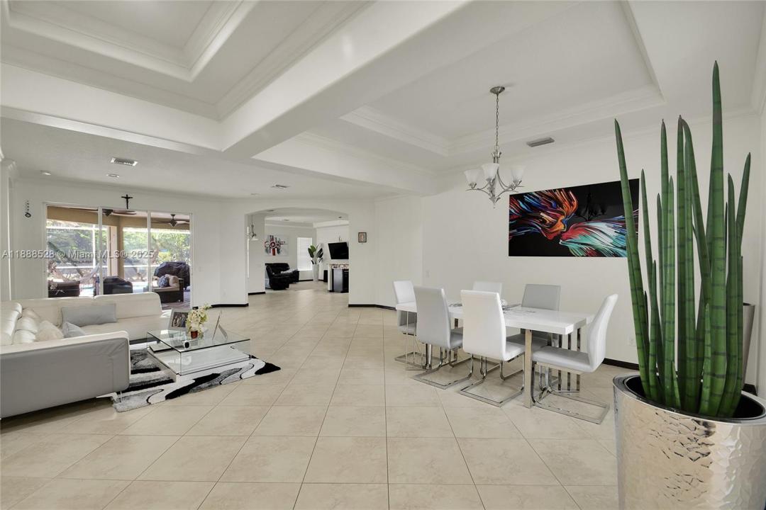 2677 Lambay Ct, Cape Coral, פלורידה 33991, ארצות הברית של אמריקה