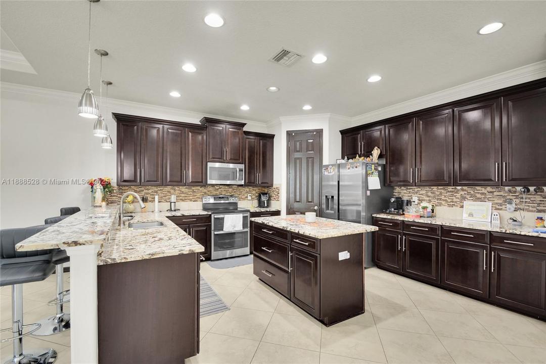 2677 Lambay Ct, Cape Coral, פלורידה 33991, ארצות הברית של אמריקה