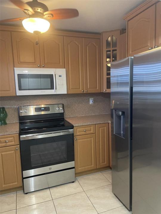 8285 Sunrise Lakes Blvd 202, Sunrise, 佛罗里达州 33322, 美国