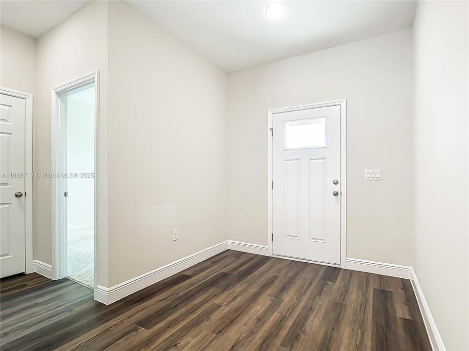 2791 Peak Street, North Port, Florida 34286, Estados Unidos