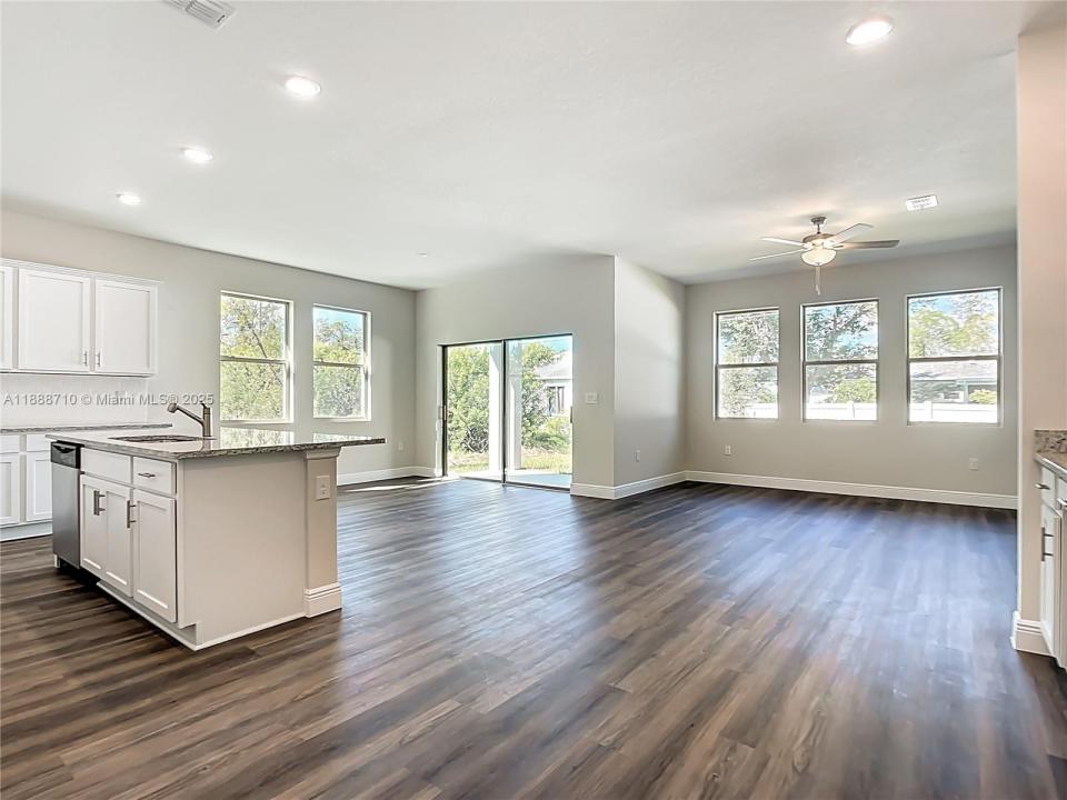 2791 Peak Street, North Port, Florida 34286, Estados Unidos