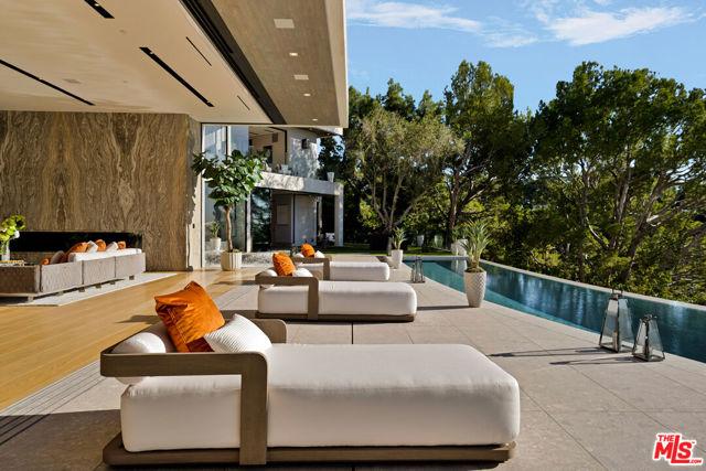 Flicker Way, Los Angeles, California 90069