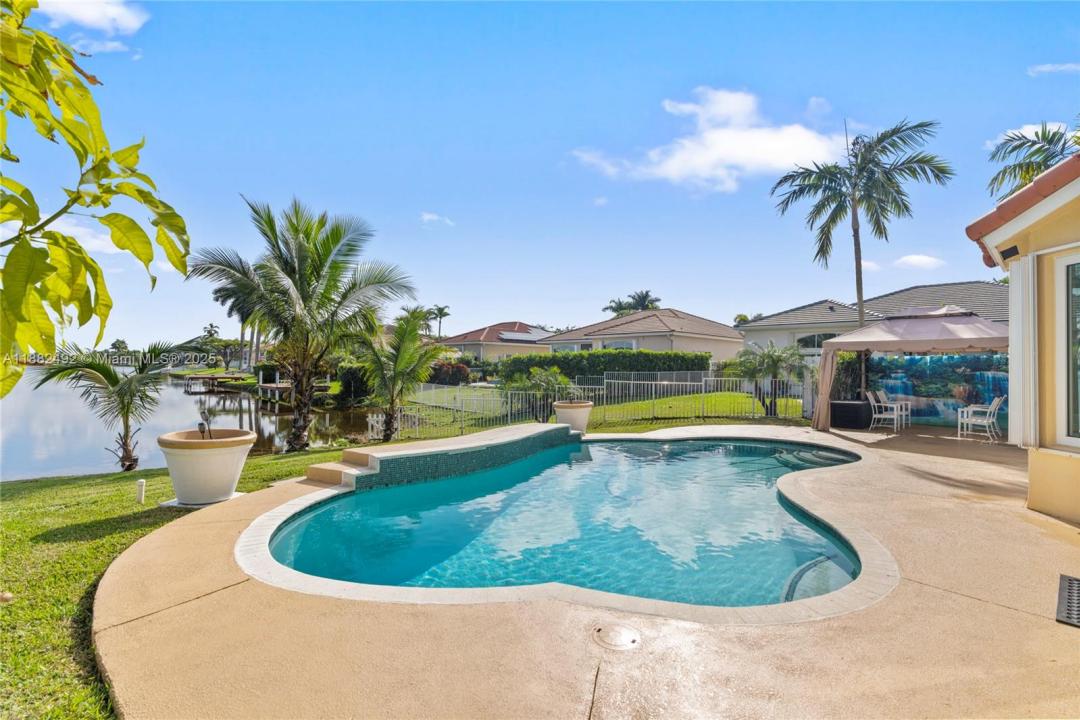 2339 NW 195th Ave 2339, Pembroke Pines, Florida 33029