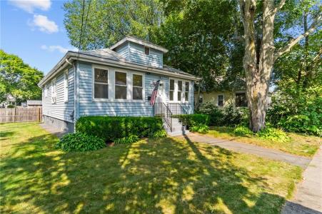 17 Birch Street, Cranston, RI 02920, USA