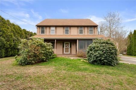 26 E Bayview Road, Charlestown, RI 02813, USA