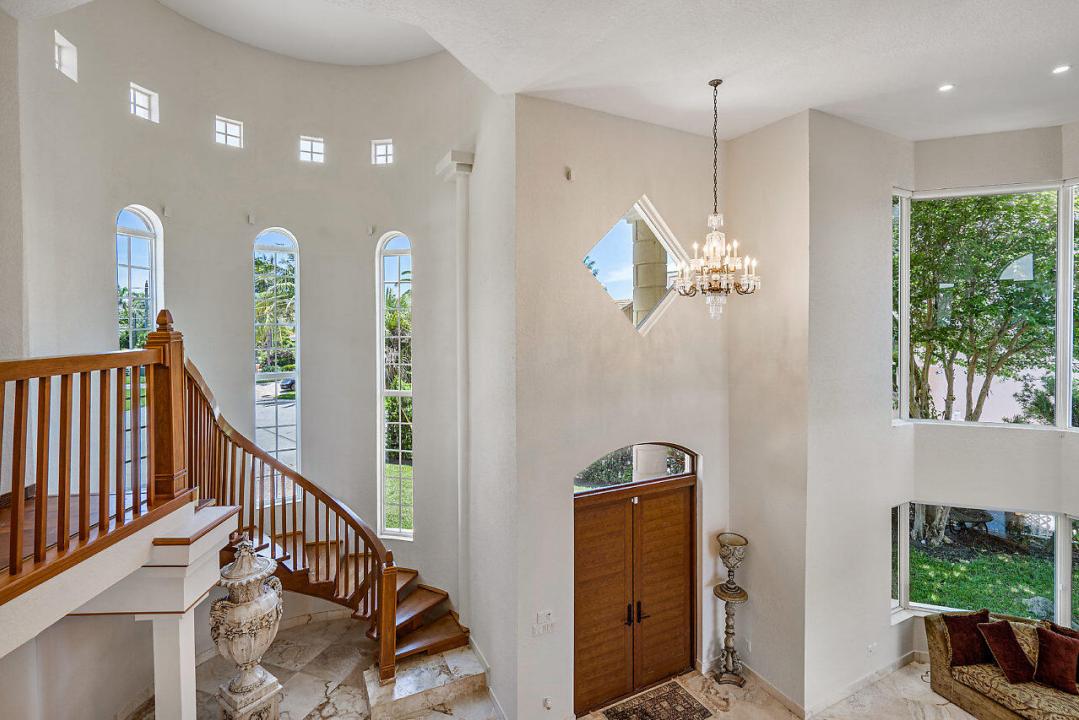 66 Harbour Drive N, Ocean Ridge, Florida 33435