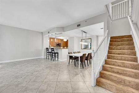 2633 NE 14th Ave 102, Wilton Station, Wilton Manors, Florida 33334