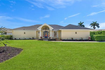 491 Cypress Way E, Naples, Florida 34110