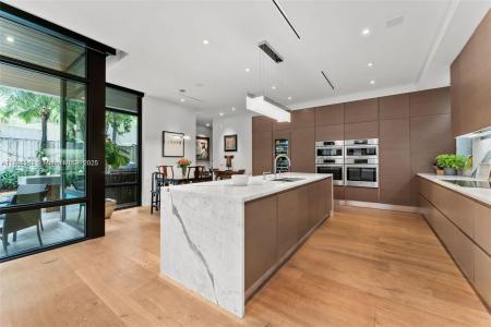 2803 Crystal Ct, Coconut Grove, Florida 33133, USA