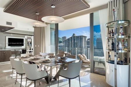 88 SW 7th St 3801, Miami, Florida 33130, USA