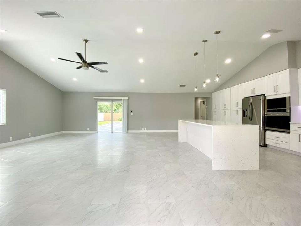 1402 NE 34th St, Oakland Park, Florida 33334