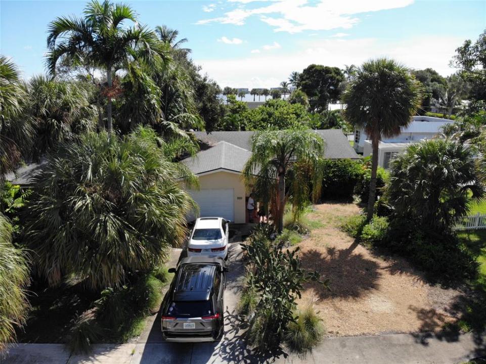 922 S Palmway, Lake Worth Beach, Florida 33460
