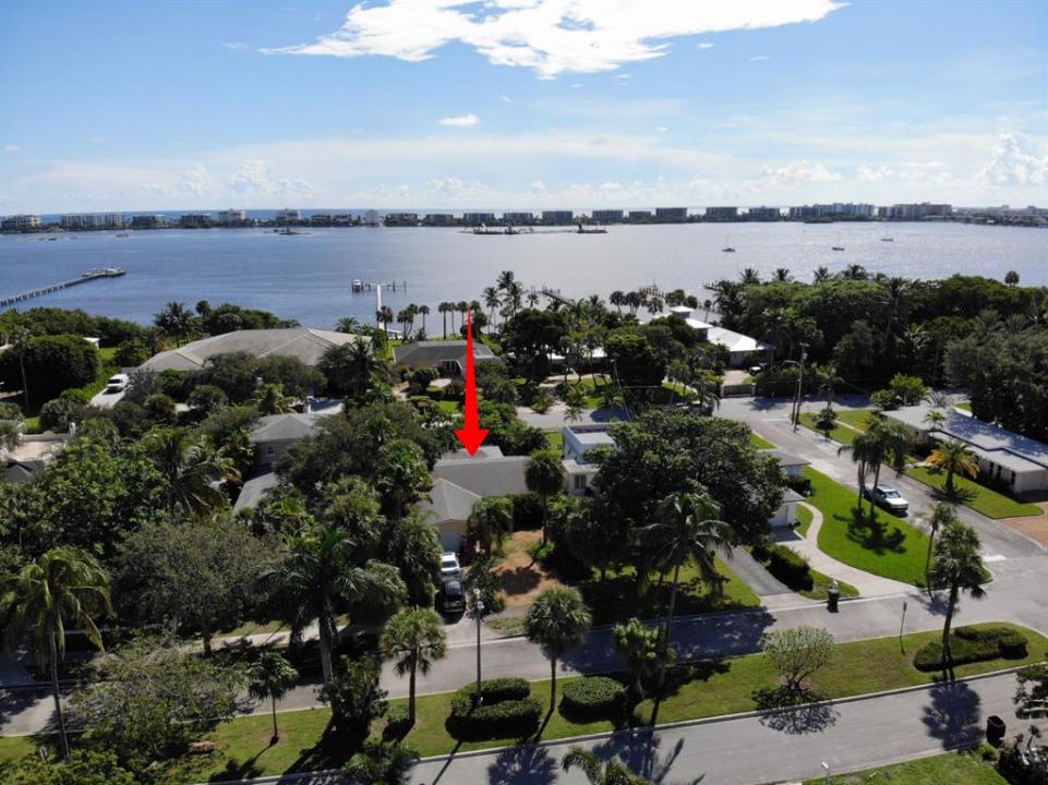 922 S Palmway, Lake Worth Beach, Florida 33460