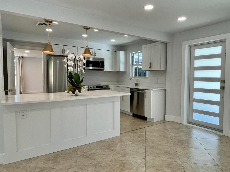 360 Alhambra Place, West Palm Beach, フロリダ 33405, アメリカ合衆国