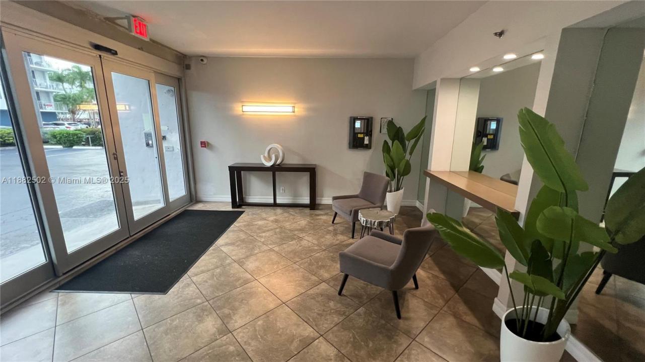 16570 NE 26th Ave 4A, North Miami Beach, Floryda 33160, USA