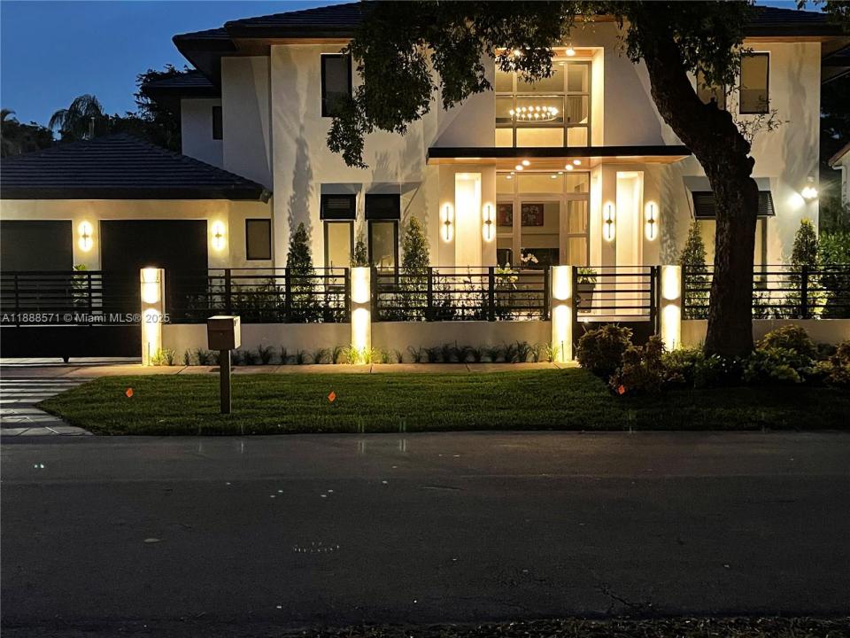 1515 Urbino Ave, Coral Gables, Florida 33146