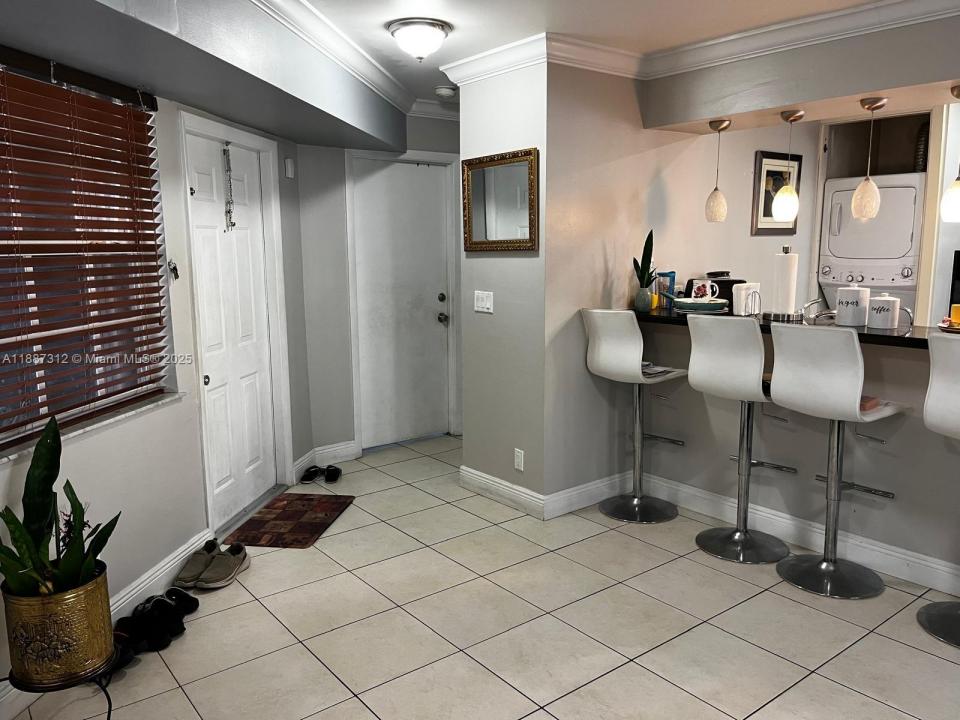 8842 SW 3rd St 105, Pembroke Pines, Florida 33025, USA