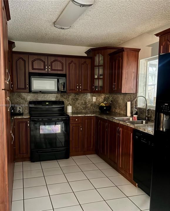 9038 NW 193rd Ter, Hialeah, 플로리다 33018, 미국