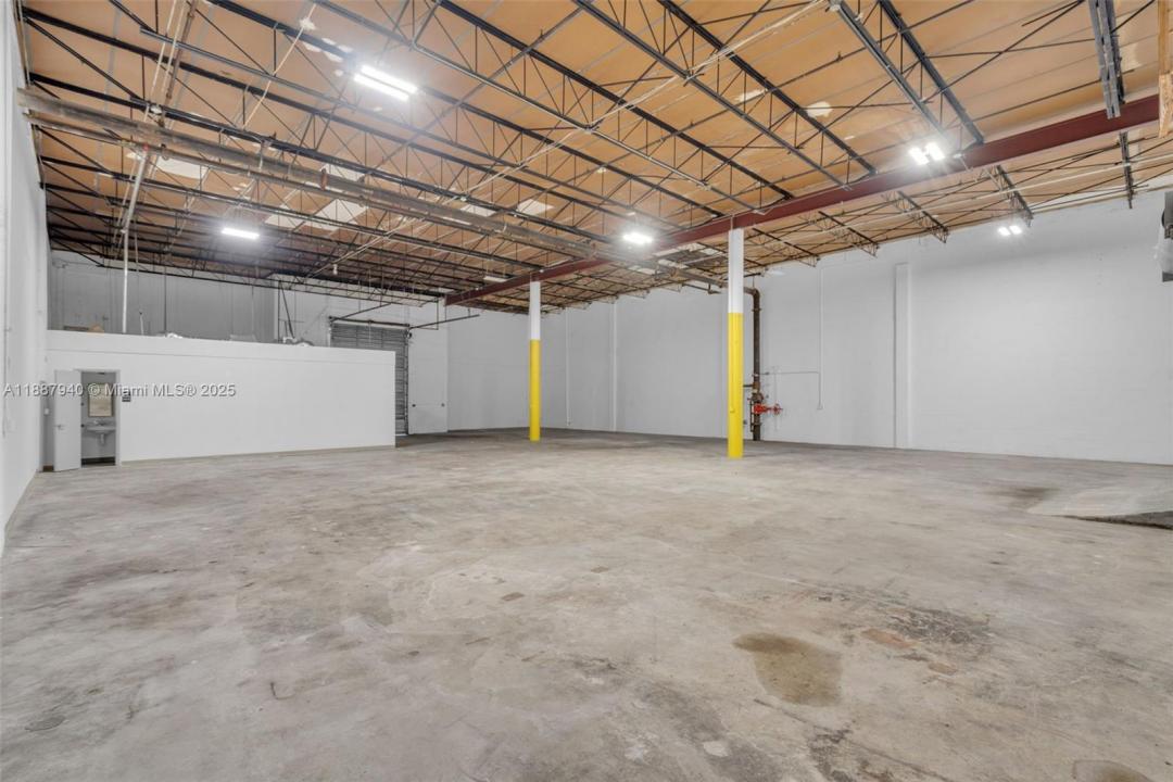 325 W 75th Pl 1A, Hialeah, Florida 33014