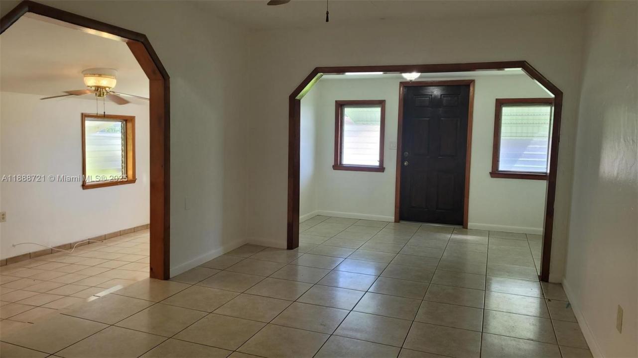 528 NW 44th Ave 528, Miami, フロリダ 33126, アメリカ合衆国
