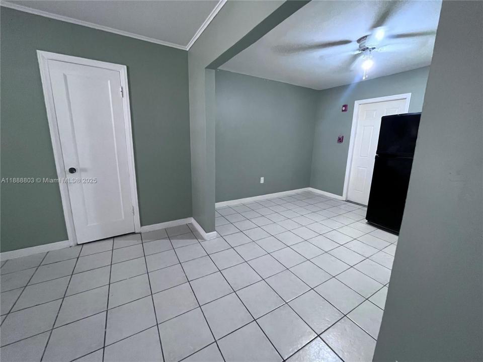 1572 NE 135th St 0, North Miami, Floride 33161, États-Unis