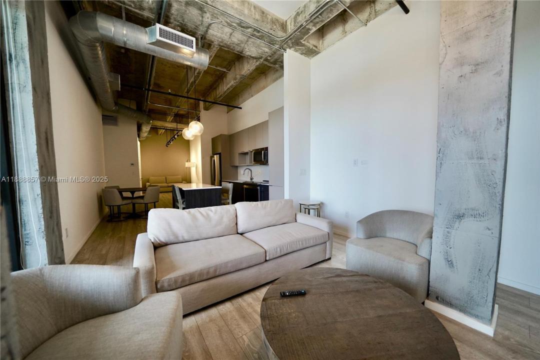 7920 NE 2nd Ave 305, Miami, 佛羅里達州 33138, 美國