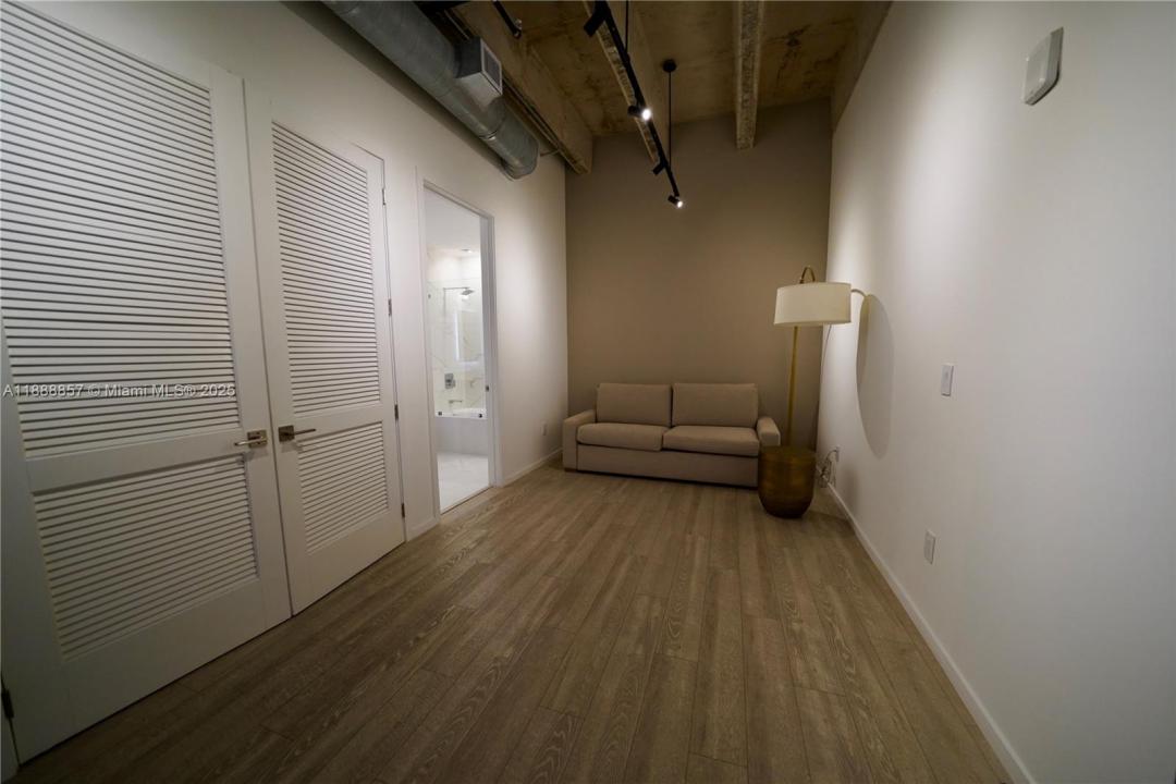 7920 NE 2nd Ave 305, Miami, 佛羅里達州 33138, 美國