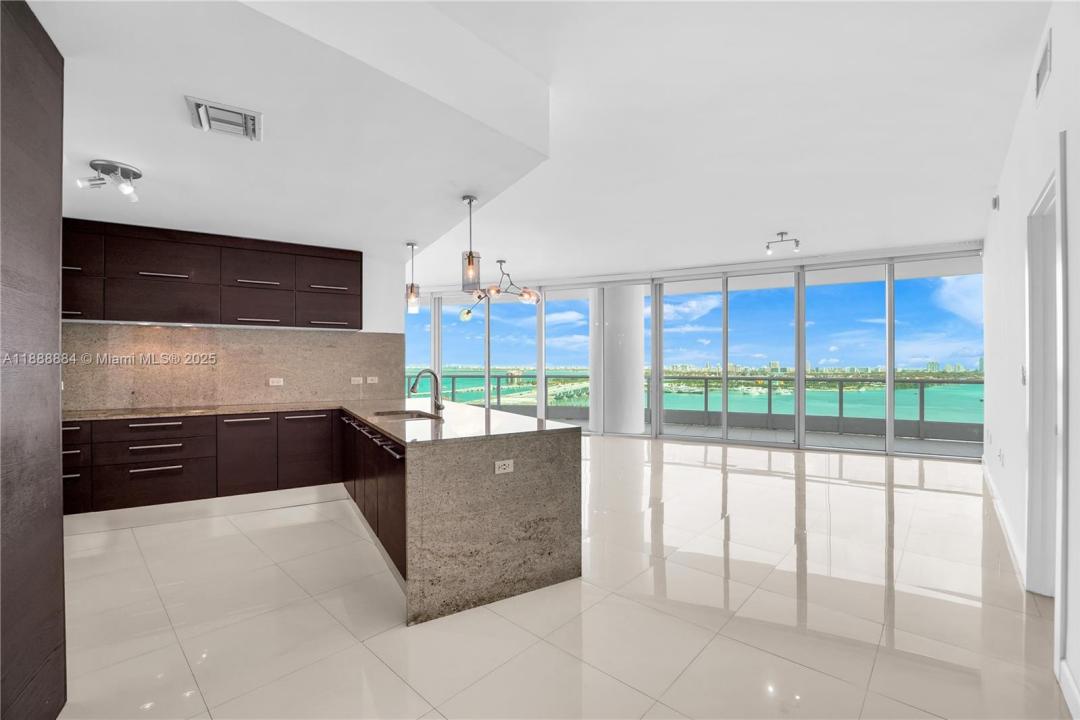 900 Biscayne Blvd 2106, Miami, Floride 33132, États-Unis