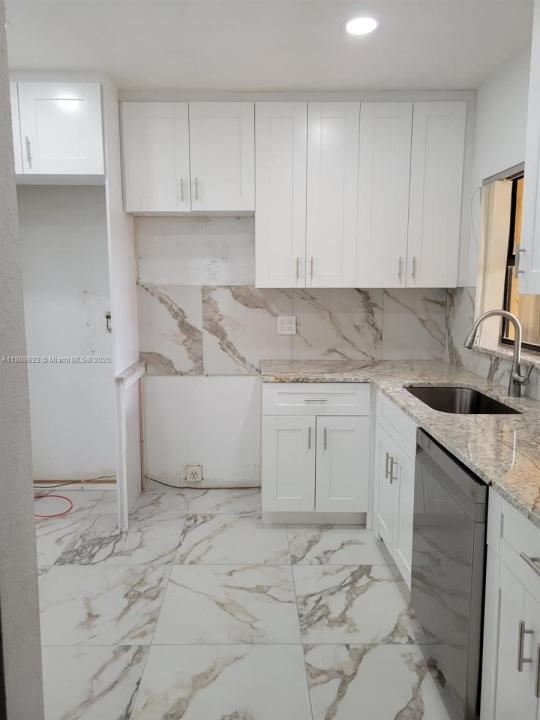 3883 Coral Tree Cir 3883, Coconut Creek, Florida 33073