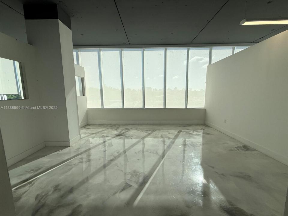 42 NW 27th Ave 302, Miami, Flórida 33125, Estados Unidos