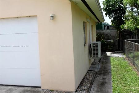 10210 SW 37th St 1, Miami, Florida 33165, USA