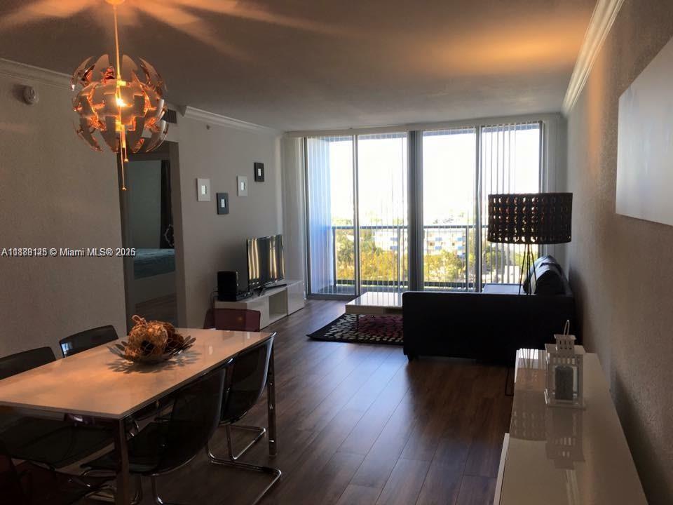 401 69th St 905, Miami Beach, פלורידה 33141, ארצות הברית של אמריקה